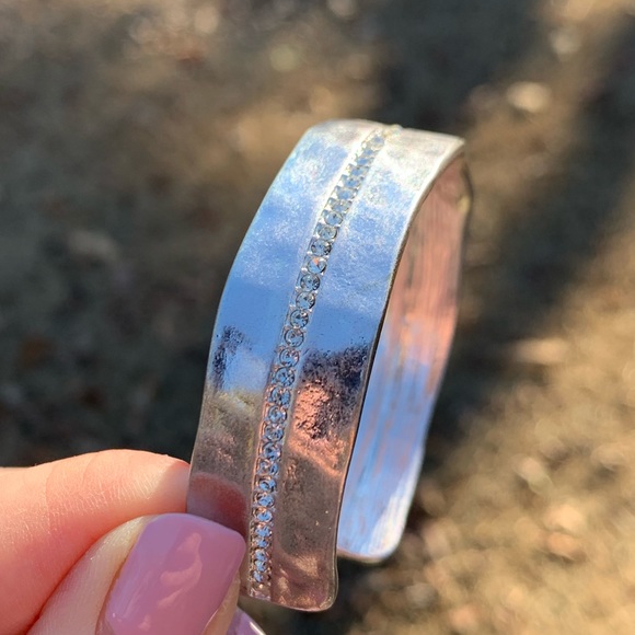NWT Dimpled Rhinestone Metal Cuff - Picture 12 of 12